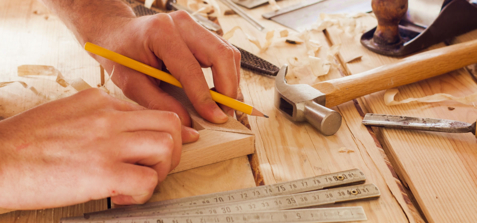 Aménagements bois intérieurs : escalier bois, plancher bois, ameublement sur mesure, parquet